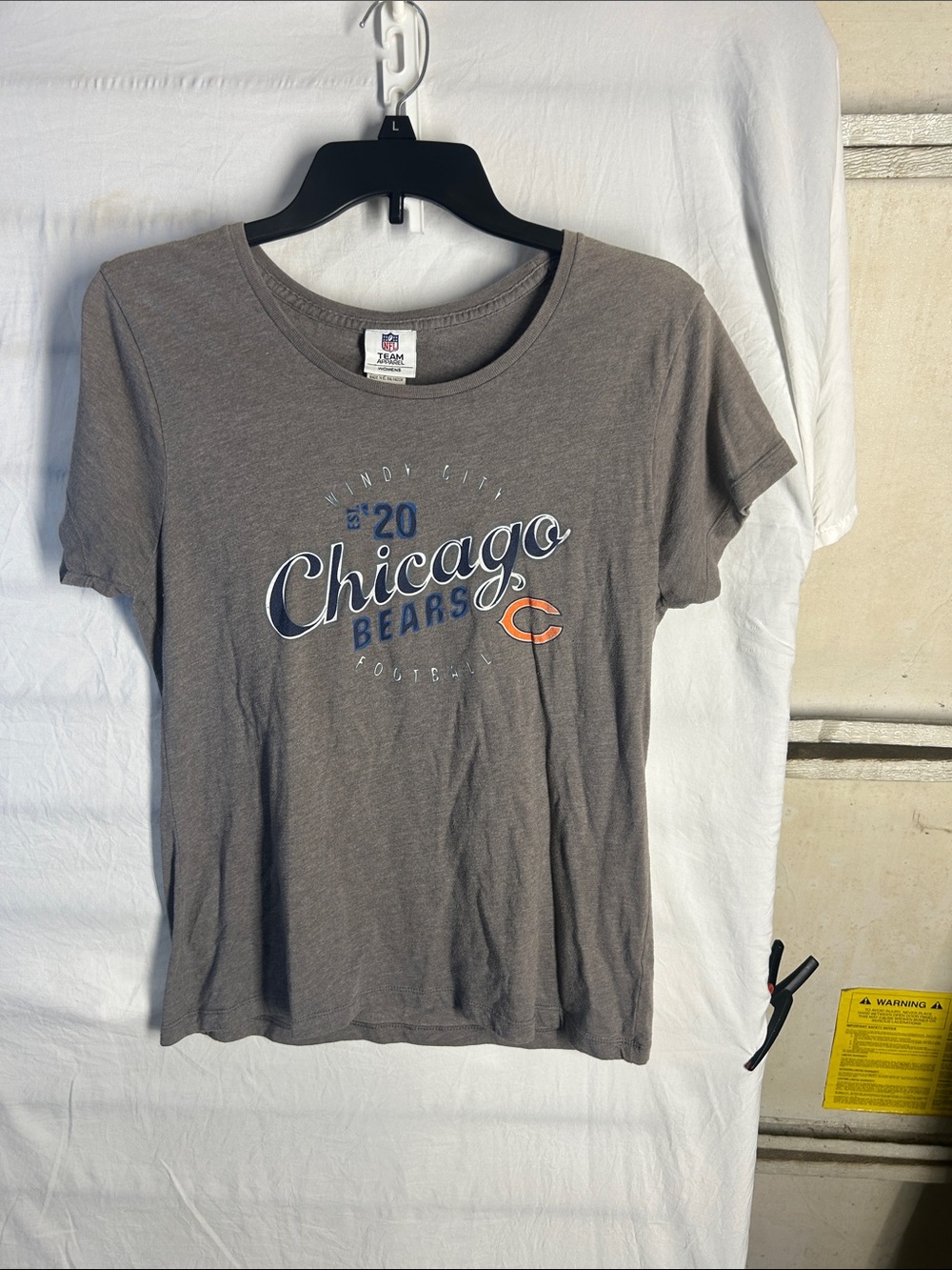 Chicago Bears Women's Gray Graphic Tee - Team Apparel